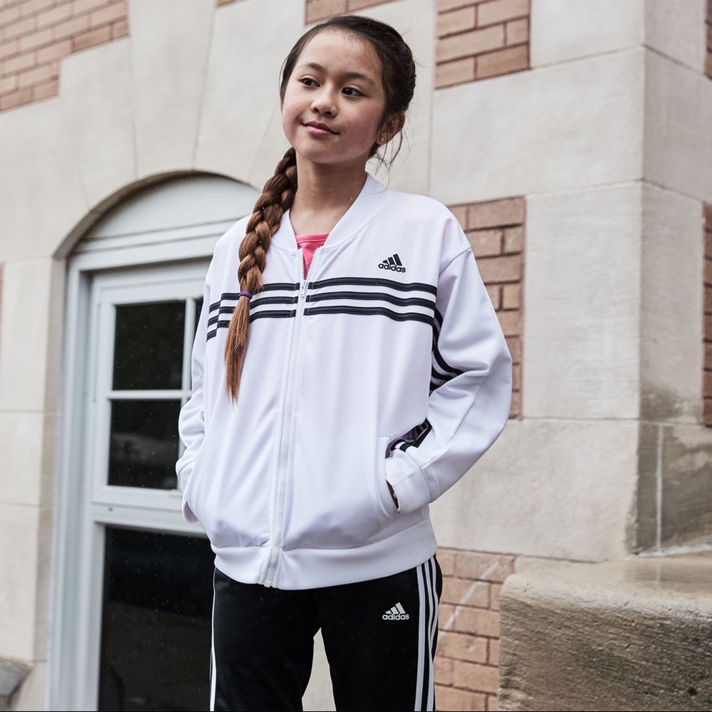 Adidas girl’s three stripe jacket XL (16)